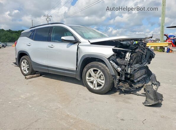 3GKALTEV9LL282796 2020 GMC TERRAIN Silver Delantero derecho