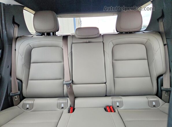 3GKALUEG0TL172257 2026 GMC TERRAIN Red Rear seats view