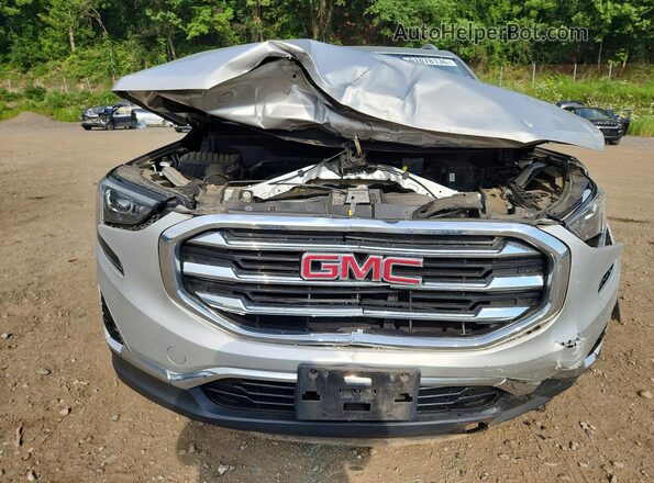 3GKALVEV5JL261565 2018 GMC TERRAIN Silver Вид спереду
