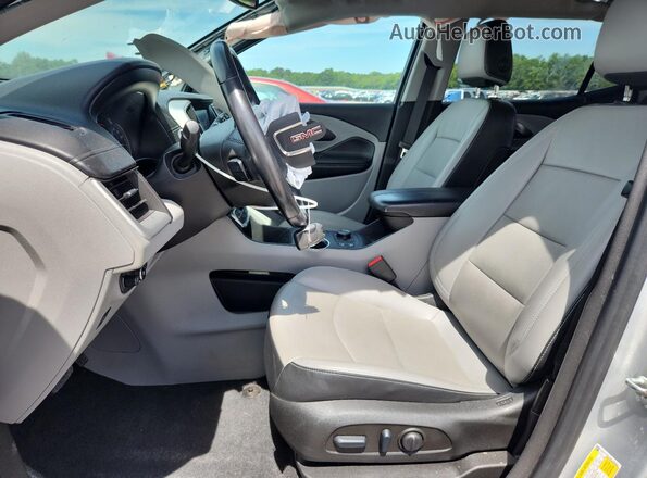 3GKALVEV7NL193503 2022 GMC TERRAIN Серебряный Вид салона спереди