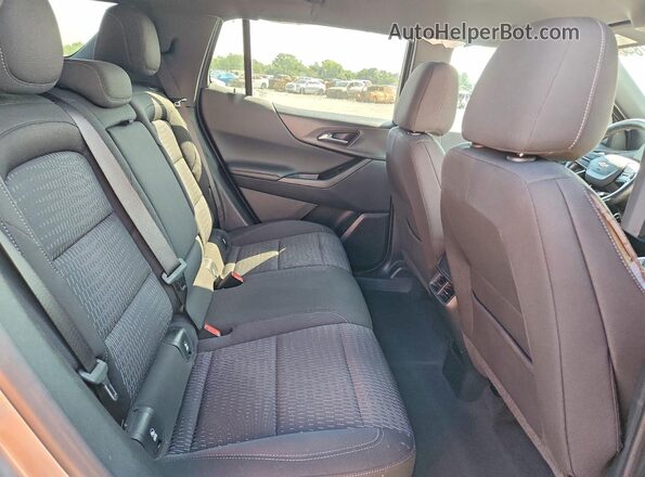 3GNAXHEG2SL228356 2025 CHEVROLET EQUINOX Silver Вид задньої частини салону