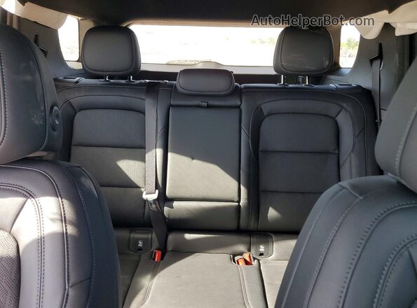 3GNAXHEG2TL383023 2026 CHEVROLET EQUINOX Silver Vista de los asientos traseros