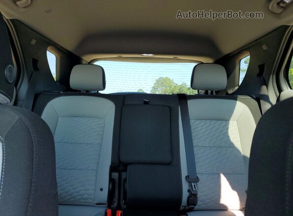 3GNAXHEV8LS697392 2020 CHEVROLET EQUINOX White Widok tylnych siedzeń
