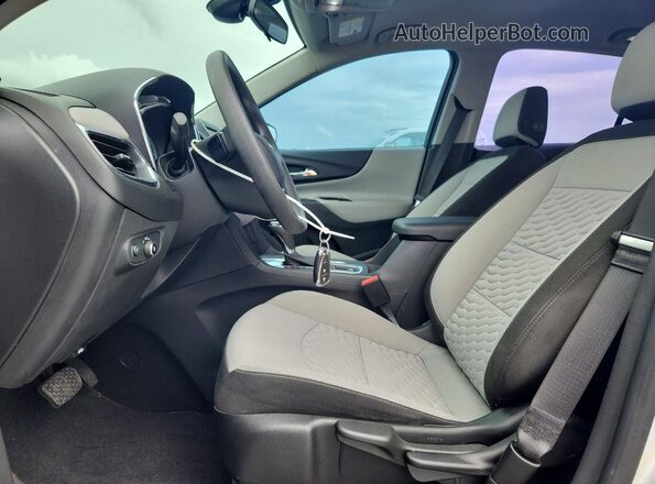 3GNAXHEV8MS147384 2021 CHEVROLET EQUINOX Silver Front interior view