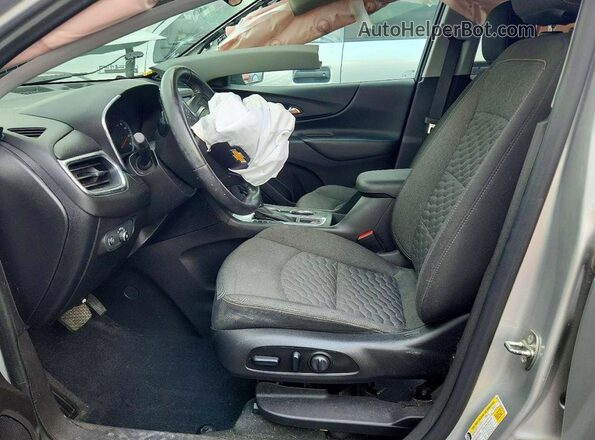 3GNAXJEV1JS593749 2018 CHEVROLET EQUINOX Silver Вид салону спереду