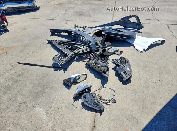 3GNAXJEV2JL126057 2018 CHEVROLET EQUINOX White Engine compartment view