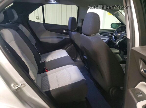 3GNAXJEV2JS530157 2018 CHEVROLET EQUINOX Silver უკანა სალონის ხედი
