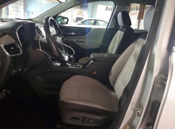 3GNAXJEV2JS530157 2018 CHEVROLET EQUINOX Silver წინა სალონის ხედი