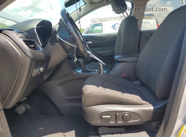 3GNAXJEV3JS585362 2018 CHEVROLET EQUINOX Серебряный Вид салона спереди