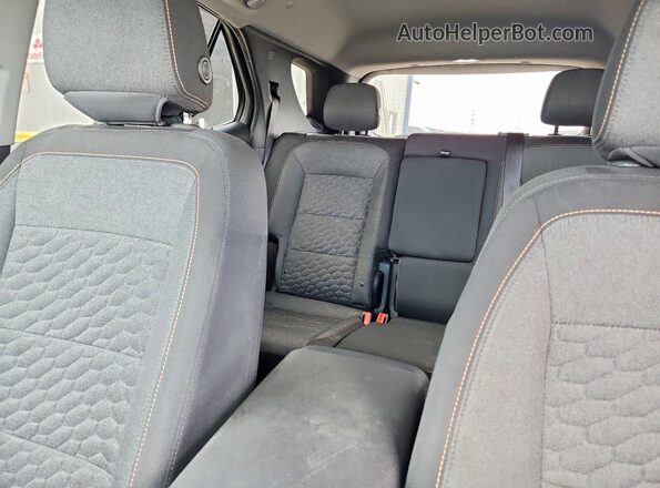 3GNAXJEV6JS559323 2018 CHEVROLET EQUINOX White Widok tylnych siedzeń