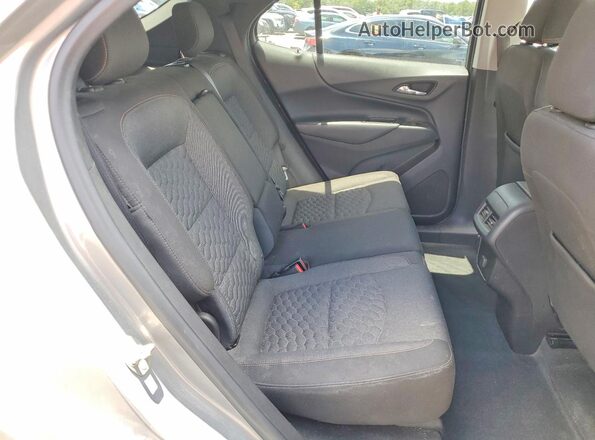 3GNAXJEVXJS617062 2018 CHEVROLET EQUINOX Gray Vista interior trasera