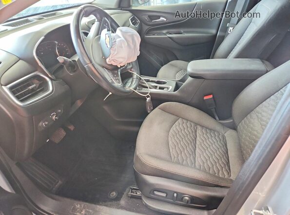 3GNAXKEV2LS575592 2020 CHEVROLET EQUINOX Silver Вид салону спереду