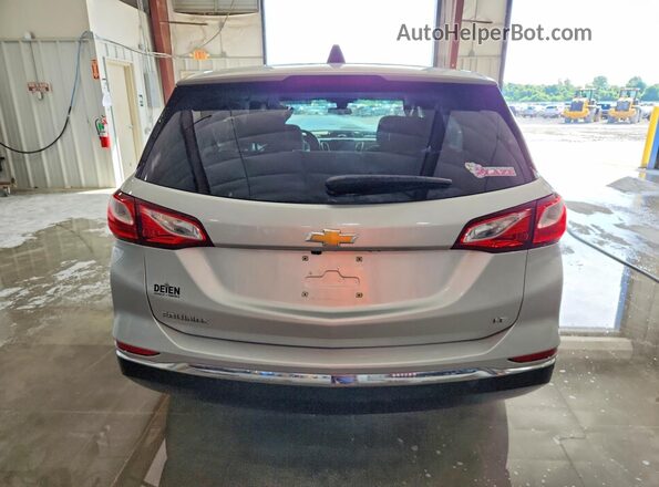 3GNAXKEV2LS575592 2020 CHEVROLET EQUINOX Silver Вид ззаду