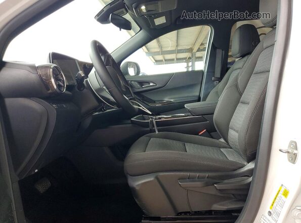 3GNAXPEG8TL333981 2026 CHEVROLET EQUINOX White Widok wnętrza z przodu