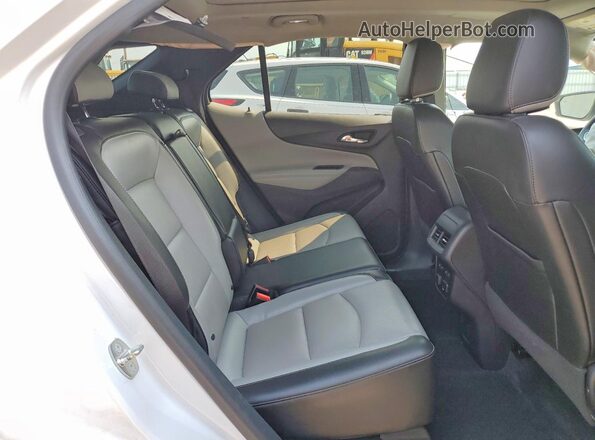 3GNAXPEU6JL156950 2018 CHEVROLET EQUINOX White Widok wnętrza z tyłu