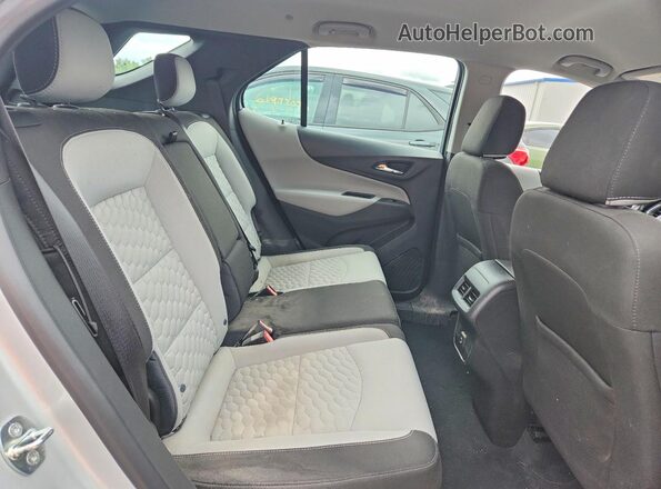 3GNAXSEV3LS652728 2020 CHEVROLET EQUINOX Silver Widok wnętrza z tyłu