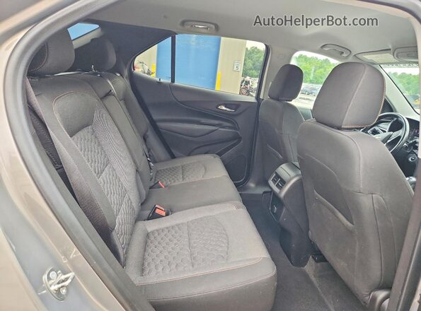 3GNAXSEV9JS593097 2018 CHEVROLET EQUINOX Beige Widok wnętrza z tyłu
