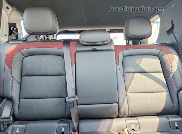 3GNAXTEG1TL164136 2026 CHEVROLET EQUINOX White Widok tylnych siedzeń