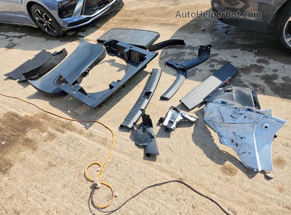3GNAXTEG1TL164136 2026 CHEVROLET EQUINOX White Widok naklejki z numerem VIN