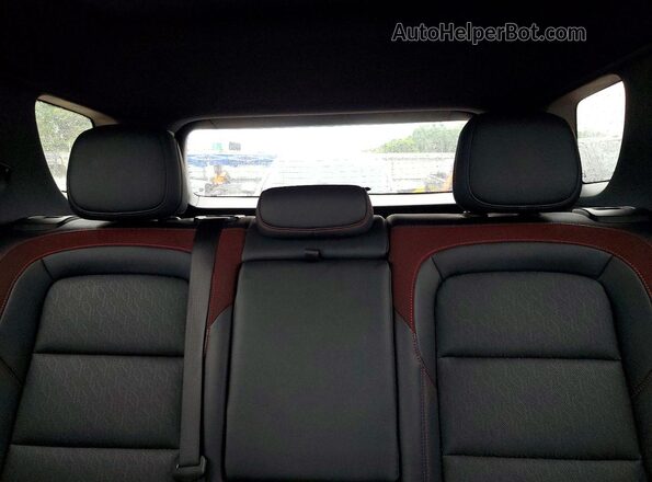 3GNAXTEG7TL190031 2026 CHEVROLET EQUINOX Red Widok tylnych siedzeń