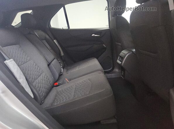 3GNAXTEV2MS160988 2021 CHEVROLET EQUINOX Серебряный Вид задней части салона