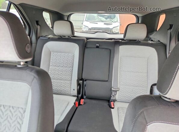 3GNAXUEG7PL103787 2023 CHEVROLET EQUINOX White Widok tylnych siedzeń