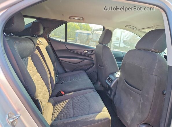 3GNAXUEV6MS133699 2021 CHEVROLET EQUINOX Silver Вид задньої частини салону