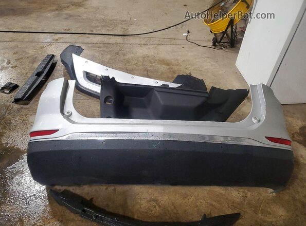 3GNAXUEV9ML323250 2021 CHEVROLET EQUINOX Silver Widok naklejki z numerem VIN