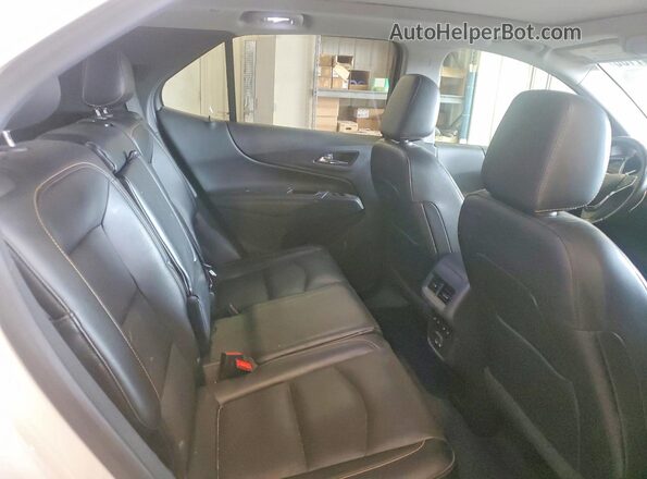 3GNAXXEV0MS111134 2021 CHEVROLET EQUINOX White Widok wnętrza z tyłu
