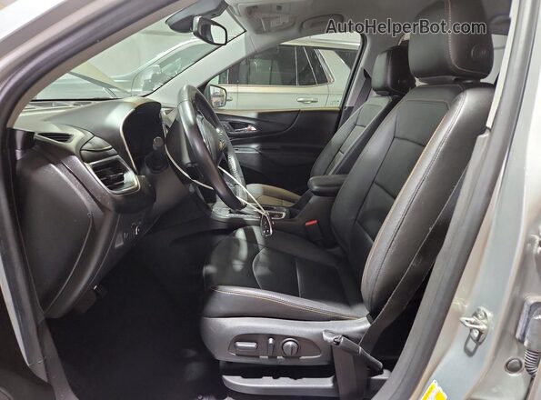 3GNAXYEX8LS610513 2020 CHEVROLET EQUINOX Silver Front interior view