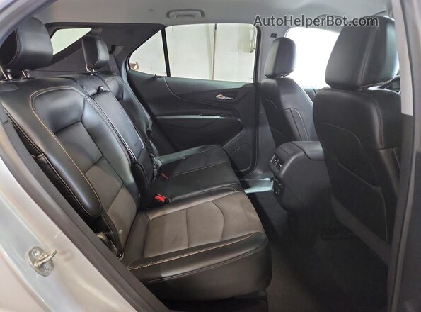 3GNAXYEX8LS610513 2020 CHEVROLET EQUINOX Silver Rear seats view