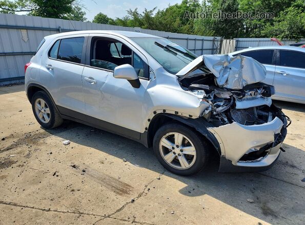 3GNCJKSB6LL245033 2020 CHEVROLET TRAX Silver Przód prawy