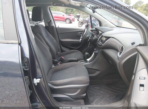 3GNCJKSB8JL207641 2018 CHEVROLET TRAX Navy Widok wnętrza z przodu