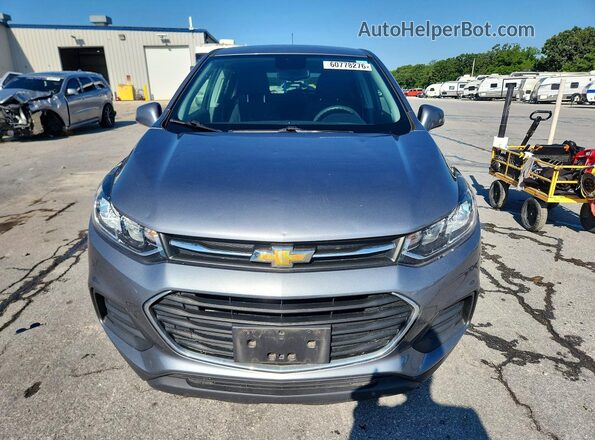 3GNCJKSB9LL339892 2020 CHEVROLET TRAX Серебряный Вид спереди