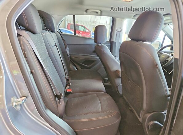 3GNCJKSBXLL206929 2020 CHEVROLET TRAX Gray Widok wnętrza z tyłu