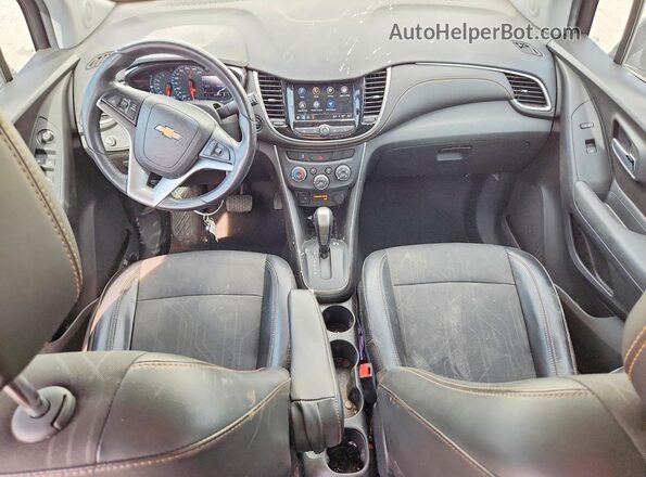3GNCJLSB0JL221197 2018 CHEVROLET TRAX Белый Вид панели приборов