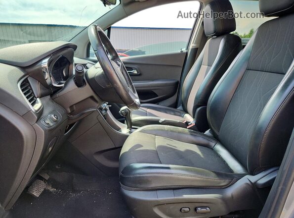 3GNCJLSB0LL311114 2020 CHEVROLET TRAX Gray Widok wnętrza z przodu