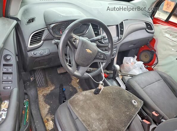 3GNCJLSB2JL293678 2018 CHEVROLET TRAX Red Widok deski rozdzielczej