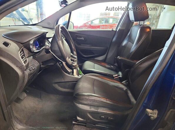 3GNCJLSB2LL138440 2020 CHEVROLET TRAX Blue Front interior view