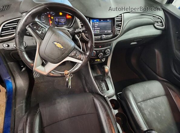 3GNCJLSB2LL138440 2020 CHEVROLET TRAX Blue Dashboard view