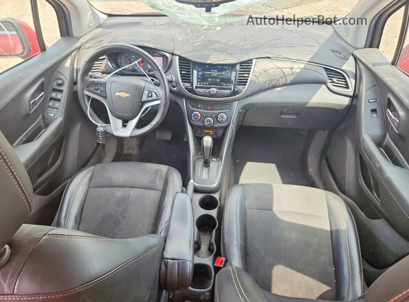 3GNCJLSB3JL211182 2018 CHEVROLET TRAX Burgundy Widok deski rozdzielczej