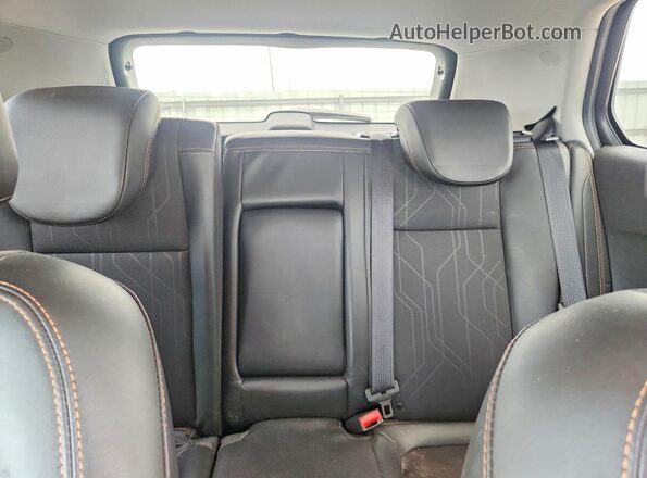 3GNCJLSB3JL211182 2018 CHEVROLET TRAX Burgundy Widok tylnych siedzeń