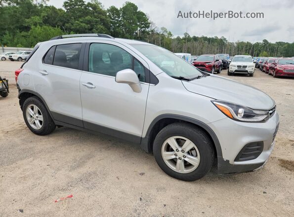 3GNCJLSB3KL264076 2019 CHEVROLET TRAX Серебряный Передняя правая четверть
