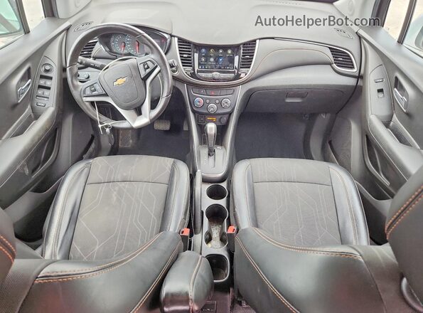3GNCJLSB3KL264076 2019 CHEVROLET TRAX Серебряный Вид панели приборов