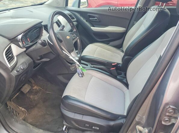 3GNCJLSB3LL139113 2020 CHEVROLET TRAX Silver Widok wnętrza z przodu