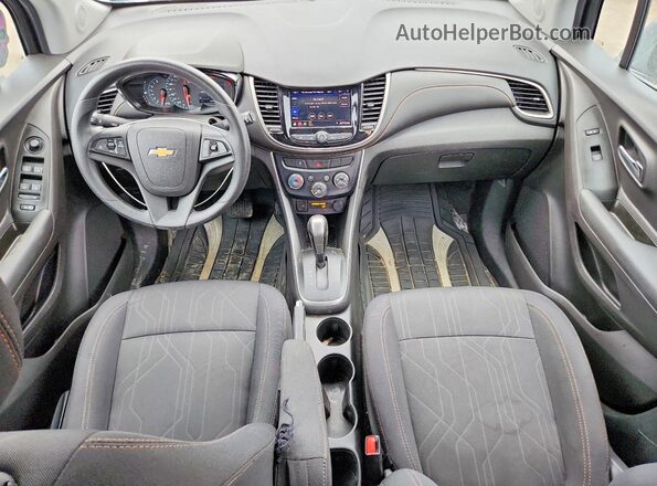 3GNCJLSB3LL335892 2020 CHEVROLET TRAX Gray Առջևի վահանակի տեսք