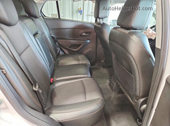 3GNCJLSB4HL213758 2017 CHEVROLET TRAX White Вид задніх сидінь