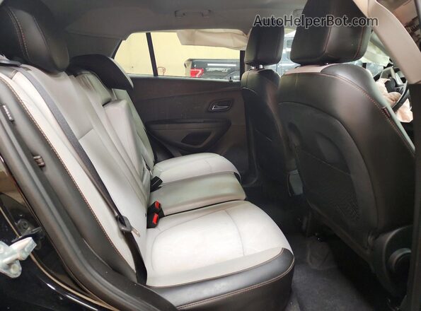 3GNCJLSB4JL168049 2018 CHEVROLET TRAX Black Vista interior trasera