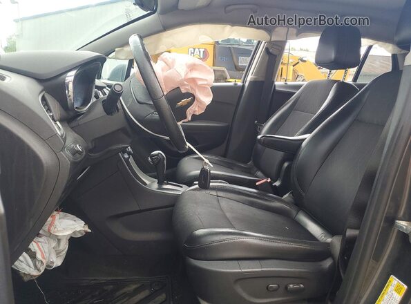 3GNCJLSB6HL272066 2017 CHEVROLET TRAX Серый Вид салона спереди