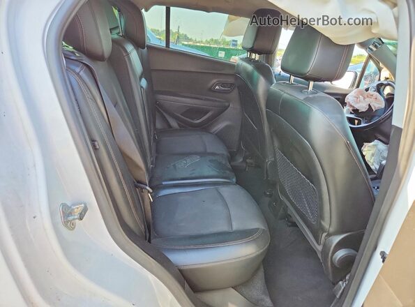 3GNCJLSB7KL271922 2019 CHEVROLET TRAX White Rear interior view